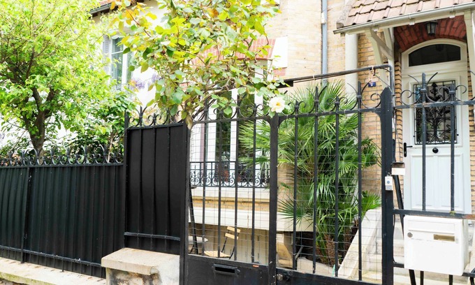 Amerique House | Appartement-dupleix, Villa du Parc 19th century