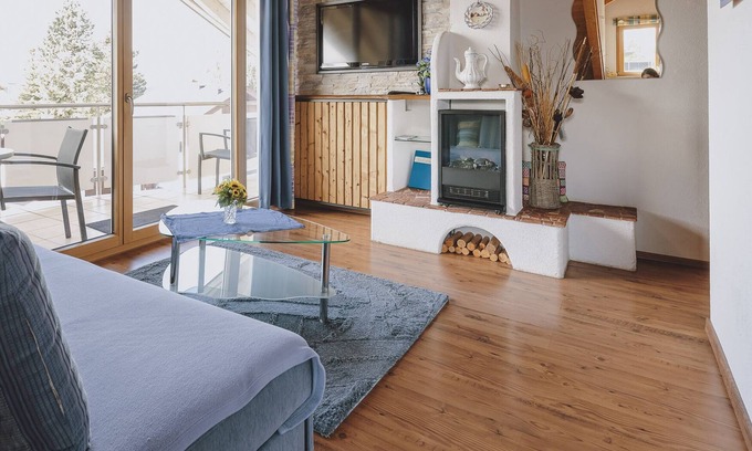 Schuttdorf Apartment | Appartement Haus Elise - TOP 3, balcony & mountain view