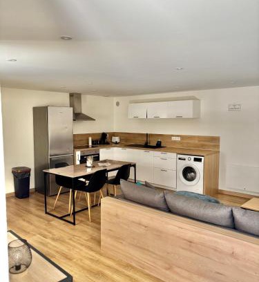 Etoile-sur-Rhone Apartment | Appartement plein coeur village