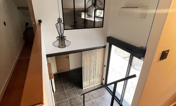 Les Pennes-Mirabeau Apartment | Appartement proche aéroport, Airbus, gare tgv Aix