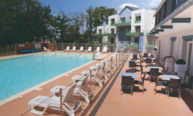 Plescop Condo | Appartement spacieux | Accès piscine