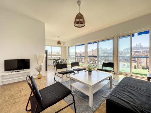 6th Arrondissement Apartment | Appartement Spacieux - Vue Notre-Dame de la Garde - Les Freres de la Loc'