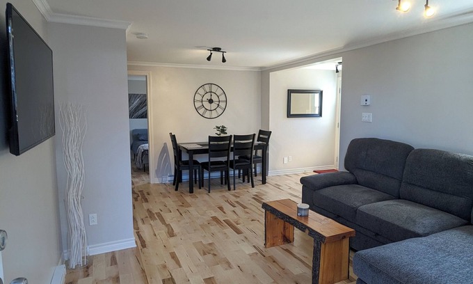Lachenaie Apartment | Appartement Style Urbain Très Tranquille Situés a 5 min du Vieux Terrebonne