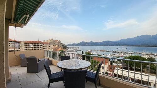 Calvi Apartment | Appartement sur la baie, en centre ville