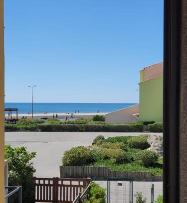Narbonne-Plage Apartment | Appartement T2 27m² meublé, vue mer à 50m de la plage
