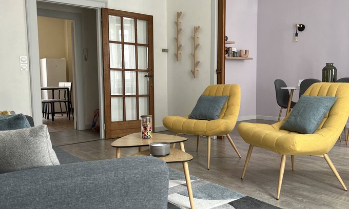 Lons-le-Saunier Apartment | Appartement T4 - 80m2 - Meublé - Centre Ville - Proche Thermes