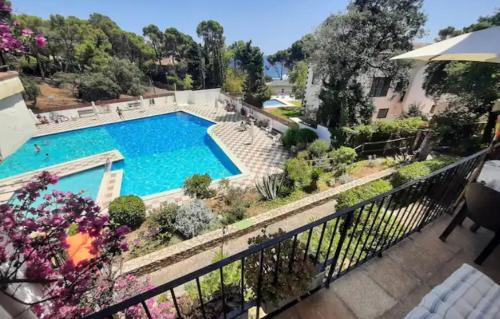 Calella de Palafrugell Apartment | Appartement tout confort avec WIFI vue sur mer et piscine communautaire secteur EL GOLFET à Callela de Palafrugell