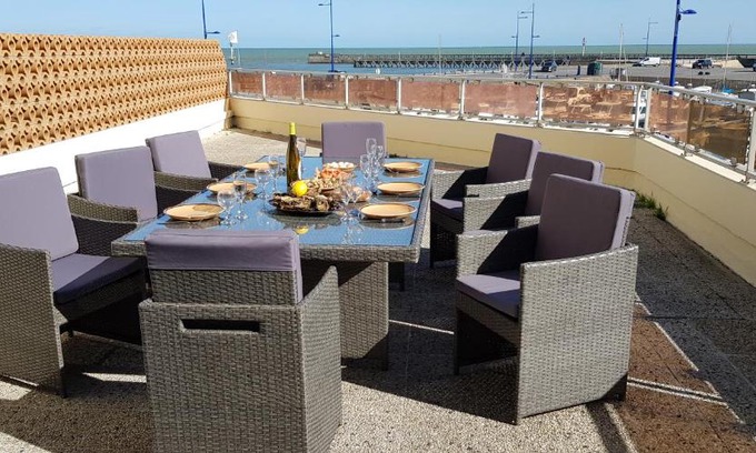 Grandcamp-Maisy Apartment | Appartement vue sur mer et port