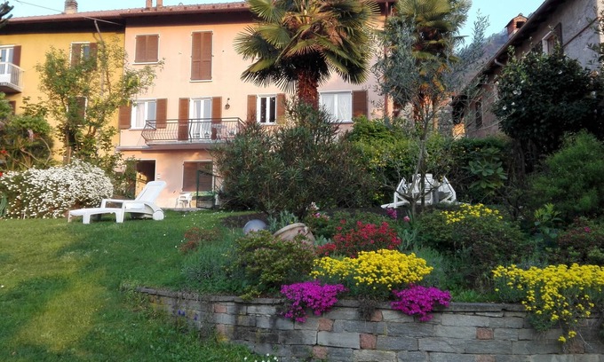 Porto Valtravaglia Apartment | Appartment Erdgeschoss mit Aussicht auf dem See
