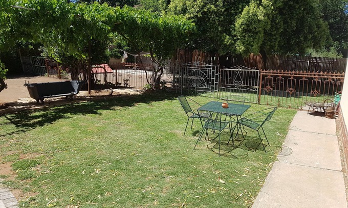 Colesberg House | Appartment with small yard