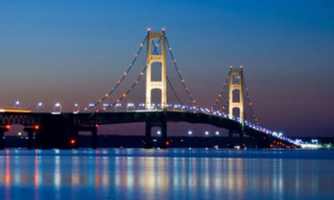 Mackinaw City Hotel | Apple Blossom Boutique