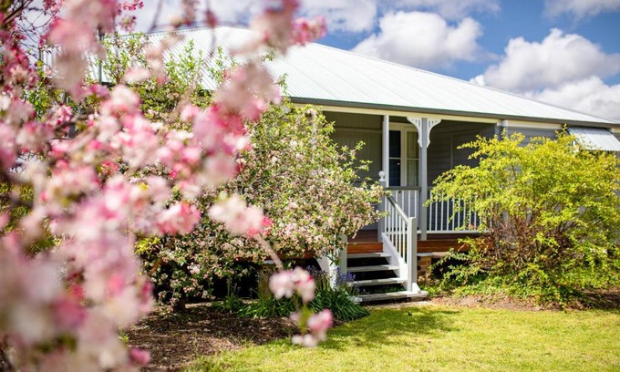Stanthorpe House | Apple Blossom Cottages