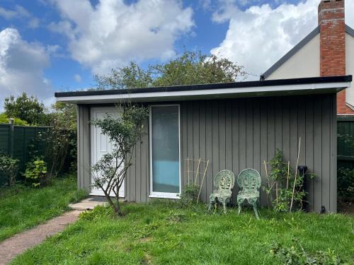 Pill Apartment | Apple Tree Chalet