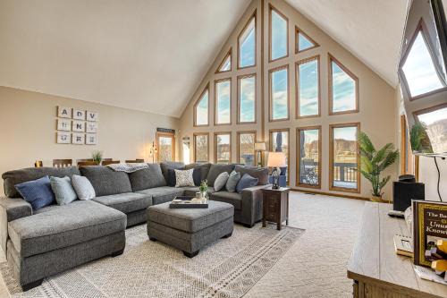 Apple Valley House | Apple Valley Home, Shared Golf Course On-Site