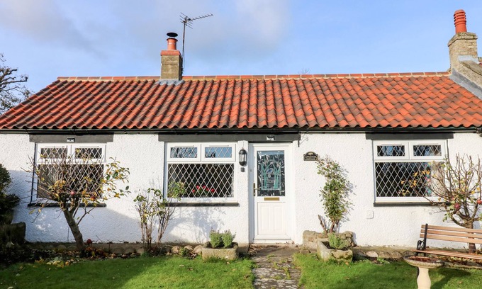 Ovington Cottage | APPLETREE COTTAGE, family friendly, with open fire in Richmond