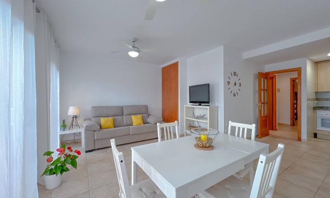 Blanes Apartment | Apt. 2 pax 200 m from the beach, free wifi - Blanes. Vivalidays Angels.