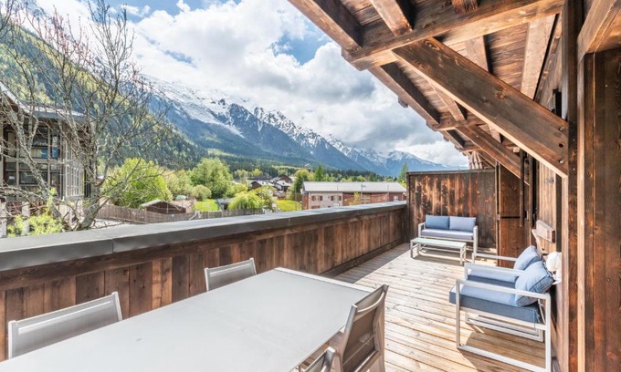 Chamonix City Centre Apartment | Apt. Grand Paradis B14 - Modern with Mont Blanc view