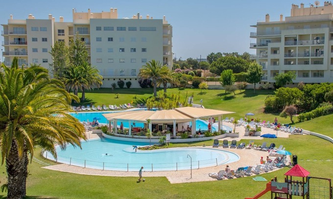Alvor Apartment | Apt. Marachique 317, with AC & communal pool