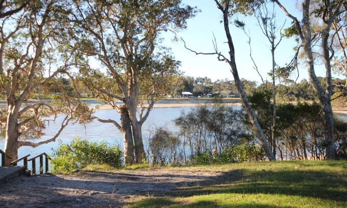 Lake Cathie Villa | Aqua View - cozy villa opposite the lake