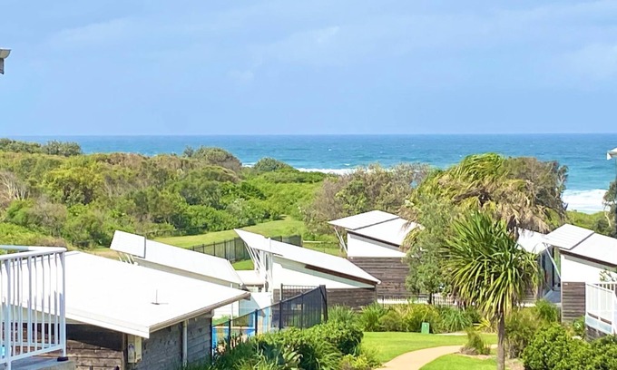 Caves Beach Villa | Aqua Villa at Caves Beach Villas