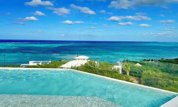 Middle Caicos Villa | Aqualara Villa Luxury Island Retreat w/Rooftop Lounge Pool