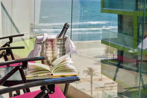 Mamaia-Sat Apartment | Aquamarin 2BD apt Spa n Pools Beach resort