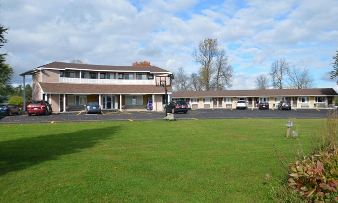 Tay Valley Hotel | Aquarius Motel