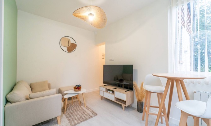 Le Poirier Baron Apartment | Arau casa - Appt à Sannois avec jardin
