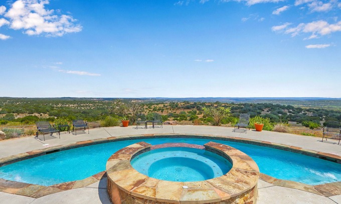Johnson City Hotel | Arc de Texas - Joan of Arc Suite - on 2001 beautiful acres