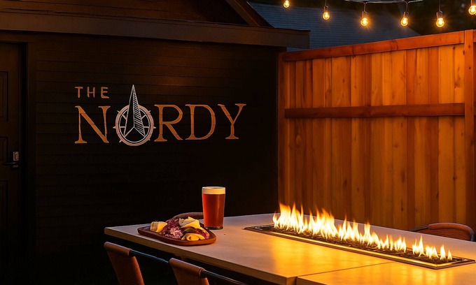 Northeast Minneapolis House | Arcade Game Room/5min to Downtown/Putting Green/Wet Bar