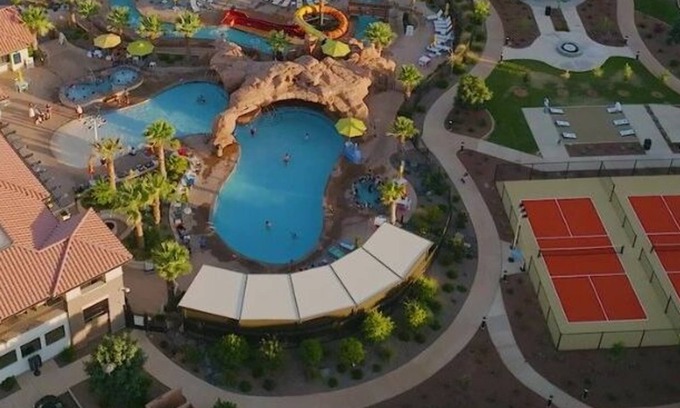 Santa Clara House | Arcadia 4/5 | Sleep 36! Perfect Poolside Location * Balcony Views * Luxury Furni