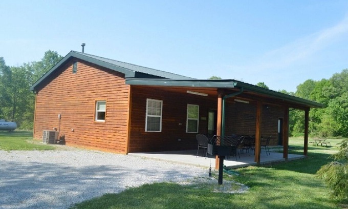Eckerty Cabin | Arcadia Cabin 25 with Game Room Located on Patoka Lake in Southern Indiana