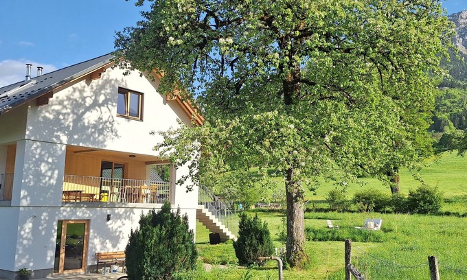 Le Chatelard Ski Chalet | Architect-designed house in a mountain hamlet - 14 places, 2 spaces