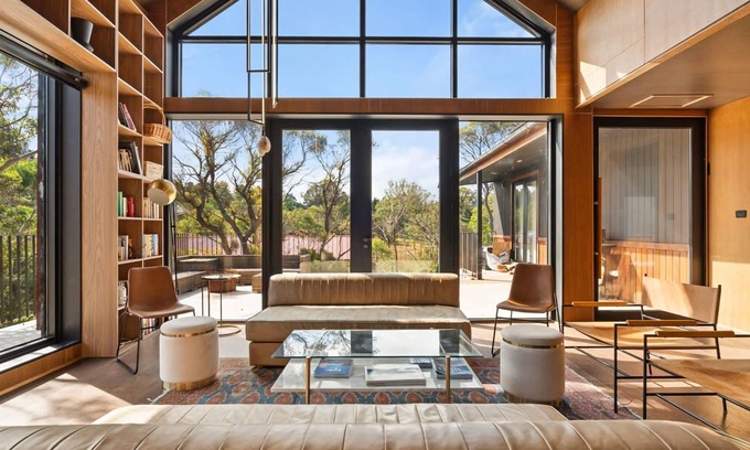 Wentworth Falls House | Architectural Luxury at Sandbox House