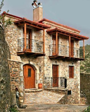 Trikolonoi House | Archontiko tis Zois