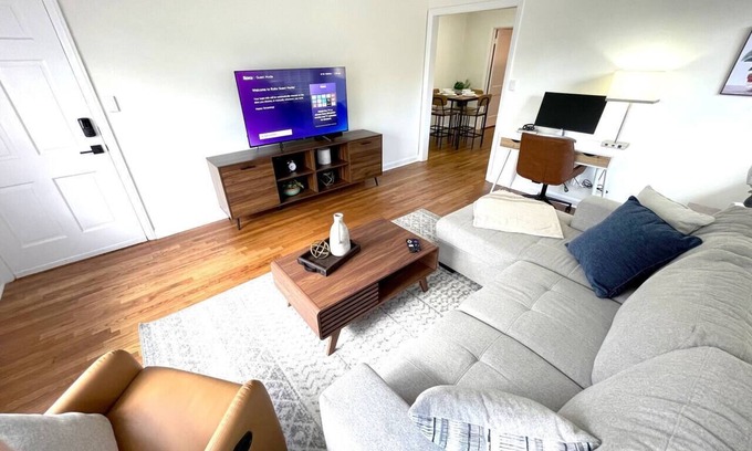 Midtown Apartment | Ardsley Upscale Living Unit #3