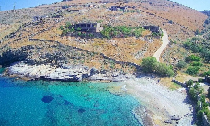 Pisses Villa | Are you in too much? Idealle sea solution for 18-24 people. KeaVillaRent