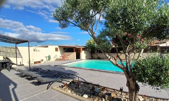 Argeliers House | Argeliers (Aude), Languedoc. House 9 persons with swimming pool. 40 min from the beaches