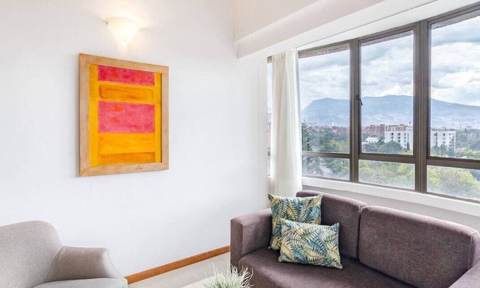 La Aguacatala Apartment | Arkadia Mall-Rodeo-Breakfast-Daily-Cleaning-56m2-TW