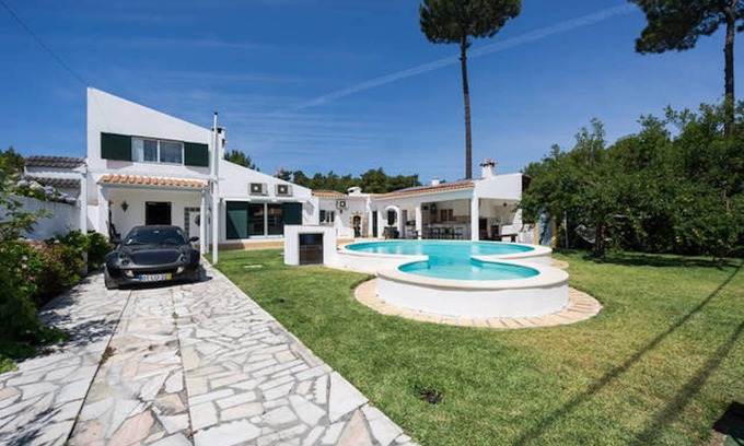 Charneca de Caparica e Sobreda Villa | AroeiraMIR - Villa with private pool and garden, Lisbon South Bay [38274/AL]
