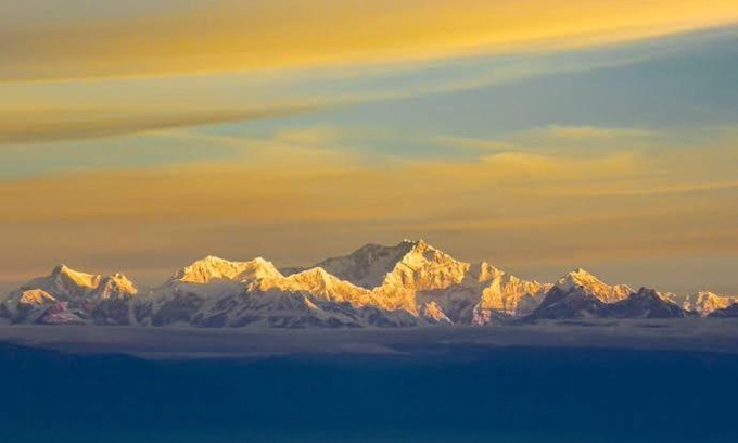 Geyzing Hotel | ARRIVED PELLING