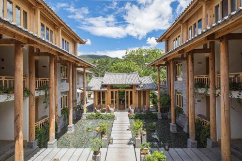 Shuhe Old Town Hotel | Arro Khampa by Zinc Journey Lijiang