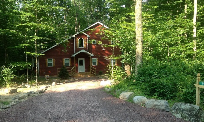 Pocono Lake House | Arrowhead Lake Cabin, Modern Conveniences in Secluded Environment