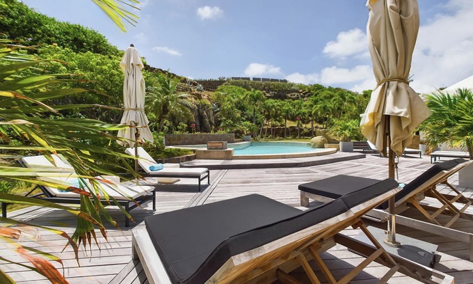 Mont Jean Villa | Arrowmarine in Montjean by Personal Villas - Elegant Decor and Great Ocean Views