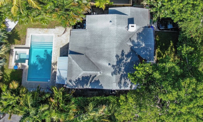 Buena Vista House | Art deco Miami Villa close to Design District - 10 min to the Beach
