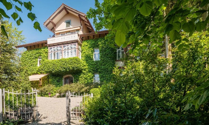 Goldau Bed & Breakfast | Art Deco Villa Mon Abri BnB