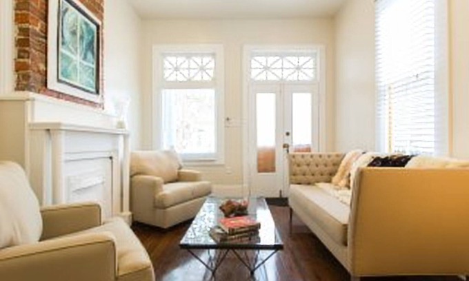 Bywater Apartment | Art Gem In Historic District Of New Orleans, cozy and elegant
