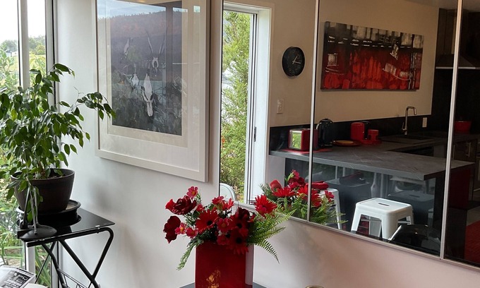 Huonville Apartment | Art House Apartment