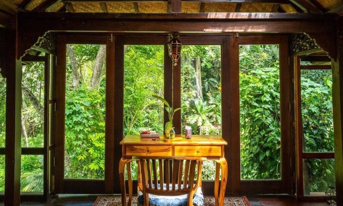 Nyuh Kuning House | Art river house - Antique tranquil retreat