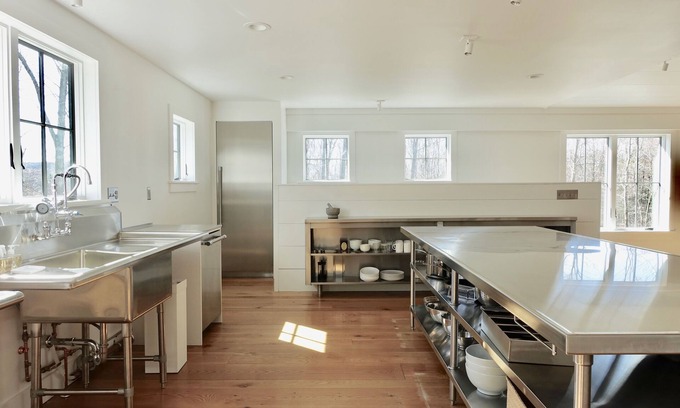Hillsdale House | Art Studio House in Private Mountaintop Nature Preserve